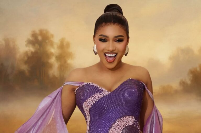 (Photos)- Racky Aidara rayonne dans une sublime tenue violette