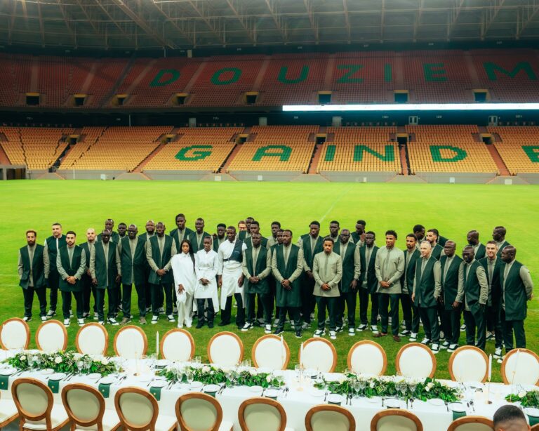 Avant leur envol ce mercredi, l&rsquo;équipe s&rsquo;unit autour d&rsquo;un dîner au Stade Abdoulaye-Wade