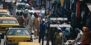 (Clip officiel) – « Guddi Yi Ñu Tollou » : Dip Doundou Guiss pose un regard critique sur la situation du pays.