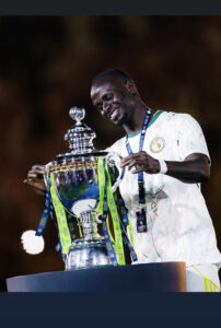 Al Nassr champion : le geste patriotique de Sadio Mané applaudi sur les réseaux