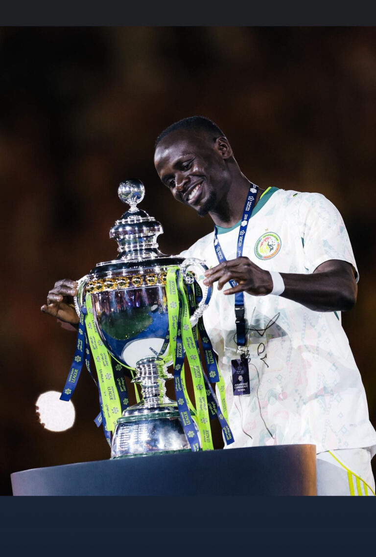 Al Nassr champion : le geste patriotique de Sadio Mané applaudi sur les réseaux