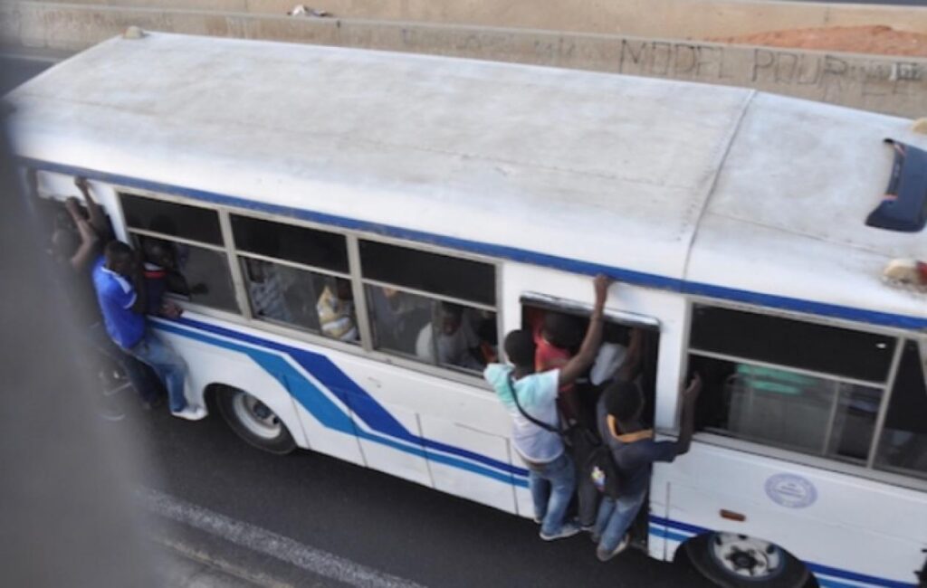 Drame sur la Ligne 52 : Le chauffeur tente de sauver un client, le pire survient