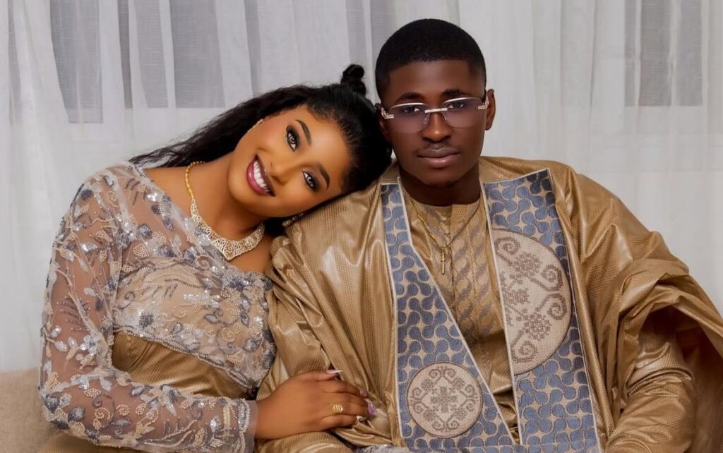 Tabaski 2026: Dj Kheucha et sa femme font sensation avec leur look glamour