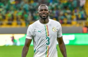 Blessé mais convoqué : Kalidou Koulibaly reste le « ciment » des Lions selon Pape Thiaw