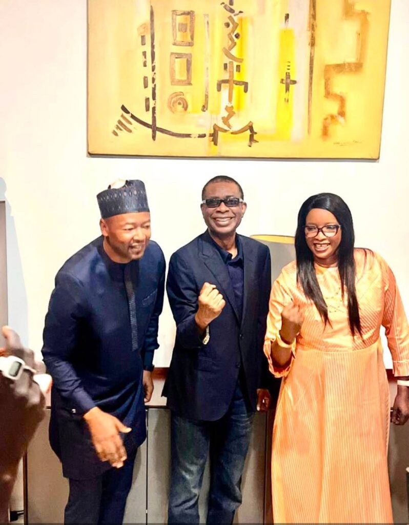 Le ministre de la Culture Alpha Thiam rend visite à l&rsquo;icône Youssou Ndour