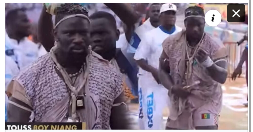 Arène nationale : Boy Niang dévoile un nouveau « touss » face à Reug Reug
