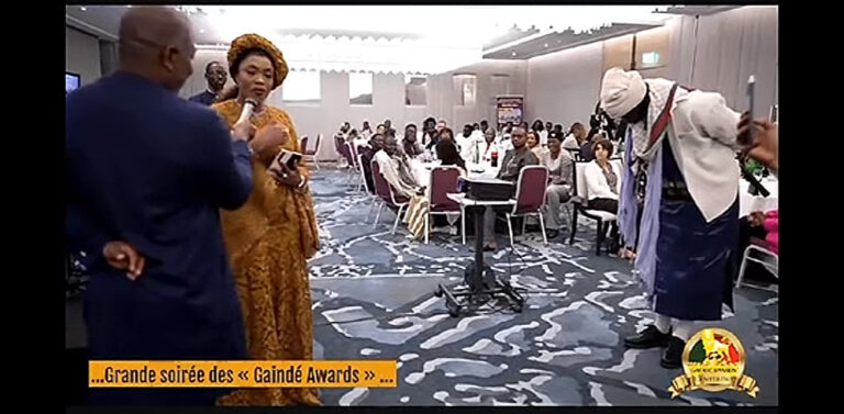Belgique : Le geste de Carlou D devant Sokhna Aida Diallo déclenche une vive polémique sur les réseaux sociaux