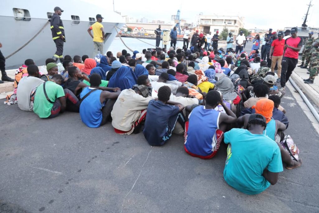 «BARÇA WALLA BARSAKH»: Une pirogue partie de la Gambie finit aux Almadies de Dakar.