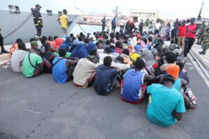 «BARÇA WALLA BARSAKH»: Une pirogue partie de la Gambie finit aux Almadies de Dakar.