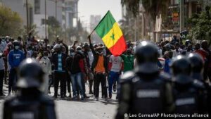 Manifestation contre la réforme constitutionnelle : Plusieurs figures de l&rsquo;opposition et de la société civile arrêtées