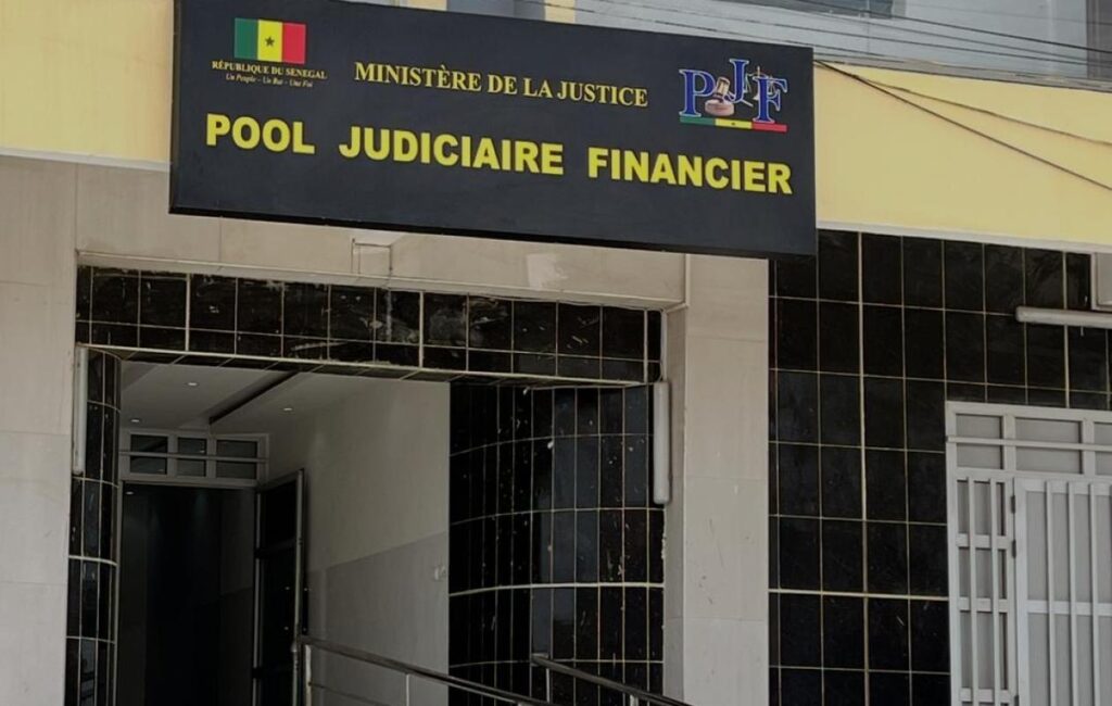 « Elle a été piégée » : Me El Hadji Diouf vole au secours d’Adji Séra Trera