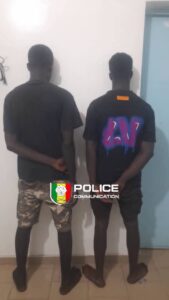 Arrestation de deux agresseurs en flagrant délit à la Corniche-Ouest par la police du Point E