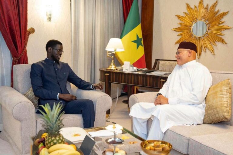 Doha : Bassirou Diomaye Faye échange avec Karim Wade