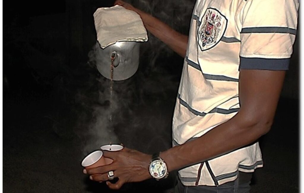 Sédhiou : un vendeur de café Touba visé par une enquête pour présumé harcèlement sęxuel…