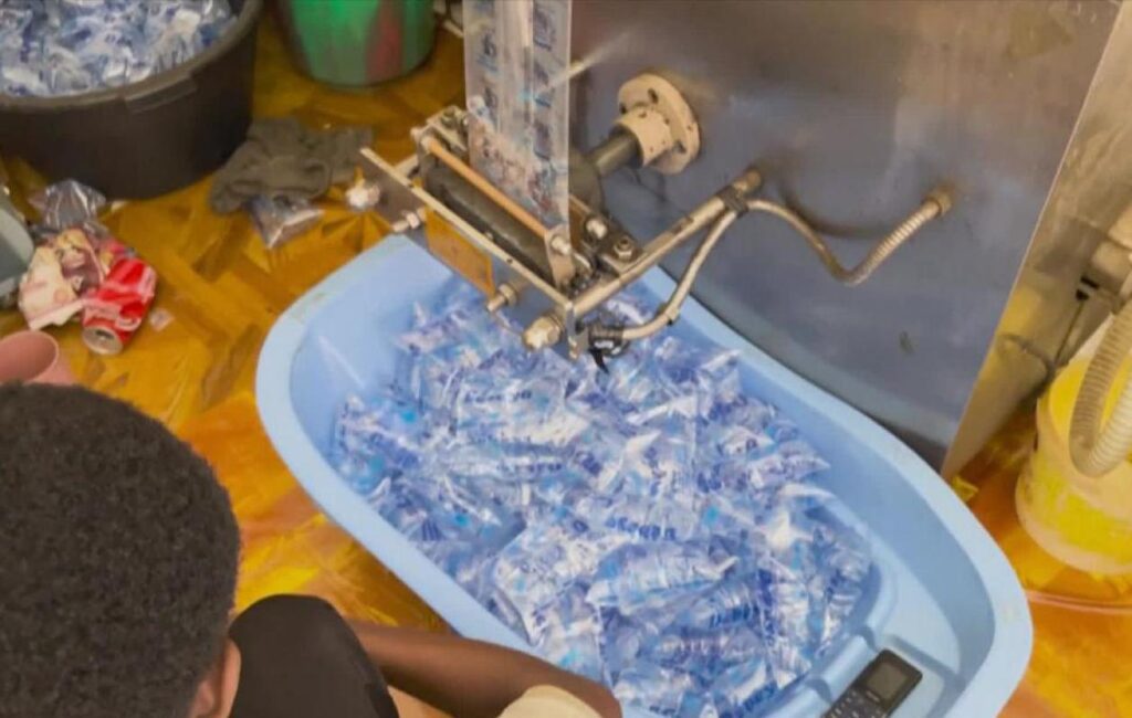 Alerte sanitaire : le ministère met en garde contre les sachets d’eau et de boissons clandestins…