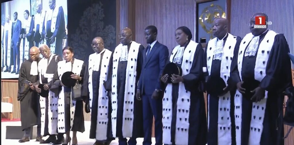 Révision constitutionnelle : le Président saisit le Conseil constitutionnel en urgence…