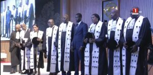 Révision constitutionnelle : le Président saisit le Conseil constitutionnel en urgence…
