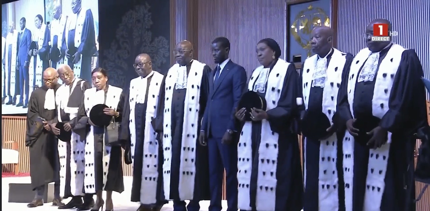 Révision constitutionnelle : le Président saisit le Conseil constitutionnel en urgence…