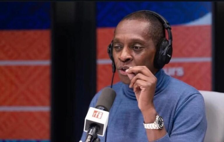 Divorce sanglant entre Claudy Siar et RFI : L&rsquo;animateur star dénonce des indemnités de misère et crie au racisme !