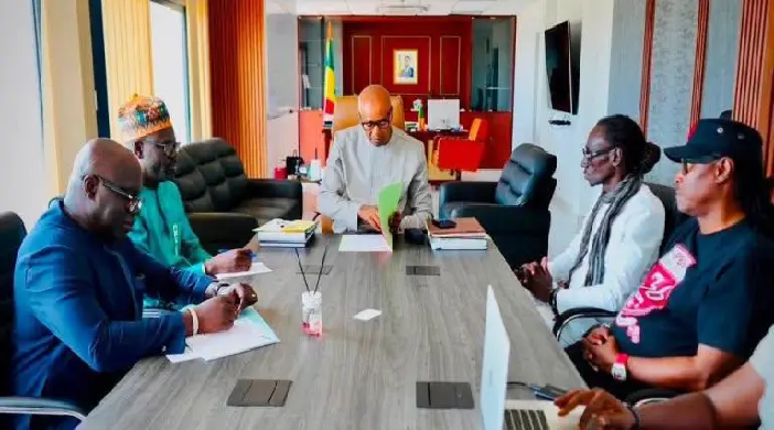 37e anniversaire de Positive Black Soul : Le ministre de la Culture honore les pionniers du Hip-Hop sénégalais​