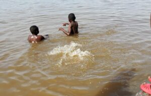 Sédhiou : 02 enfants de 6ans et 7ans meurent noyés après une sortie en pirogue…