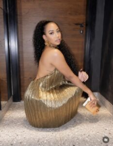 Zeyna Ndour étincelante dans une sublime tenue dorée 