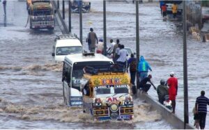 Perturbations des transports à Dakar : Les fortes pluies paralysent les bus Dakar Dem Dikk et ralentissent le TER
