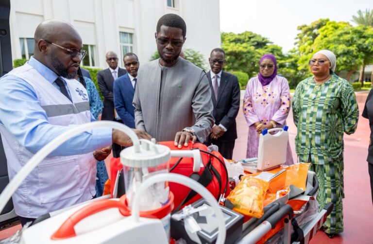 Santé au Sénégal : 153 nouvelles ambulances médicalisées livrées pour renforcer l&rsquo;accès aux soins