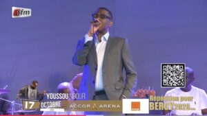 Youssou Ndour émeut les fidèles tidianes avec une chanson dédiée à Serigne Babacar Sy