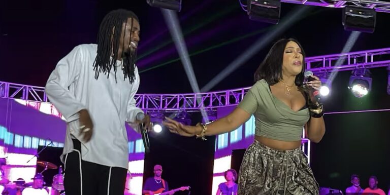 (Vidéo) – Concert à Mbour : le duo Wally Seck et Viviane secoue la toile…