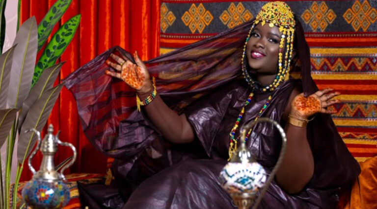 (Photos) – Anniversaire de Thialé : le charme intemporel du melhfa mauritanien à l&rsquo;honneur