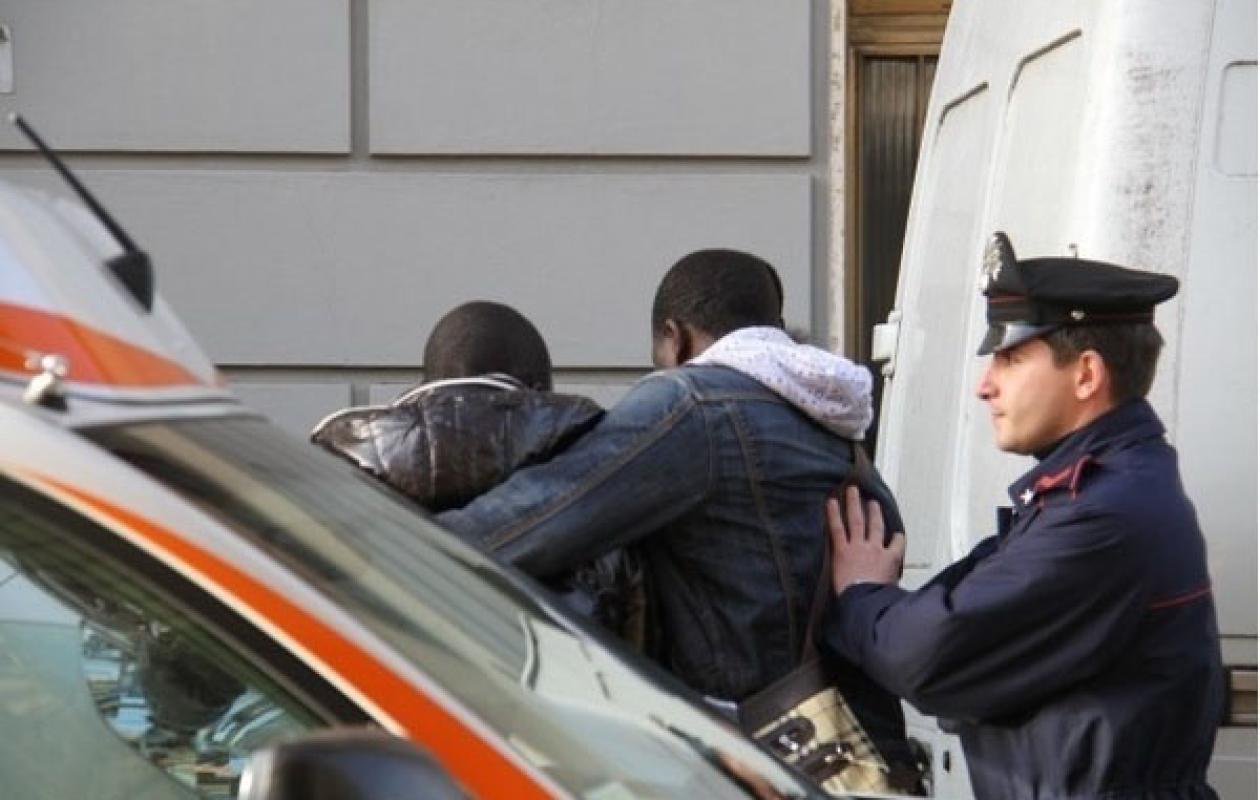 Italie : un Sénégalais arrêté après avoir sorti un couteau dans un bus
