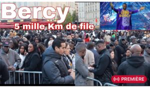 Bercy : Une longue file d’attente pour le concert de Youssou Ndour malgré les tensions à Paris