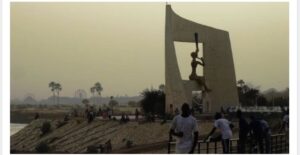 Corniche-Ouest : Un sans-abri de 72 ans retrouvé mort à la porte du Troisième Millénaire