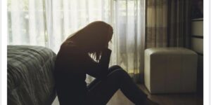 Désespérée d&rsquo;avoir un enfant: La femme d&rsquo;un émigré cherche de l&rsquo;aide chez un marabout qui finit par l&rsquo;engrosser