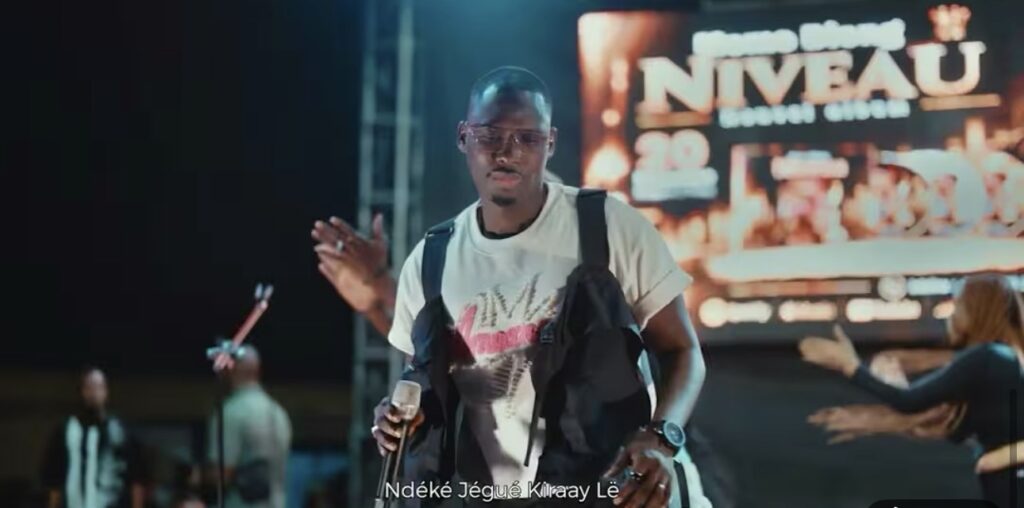 (Vidéo) – Momo Dieng fait écouter son morceau « Kiraay » à ses fans