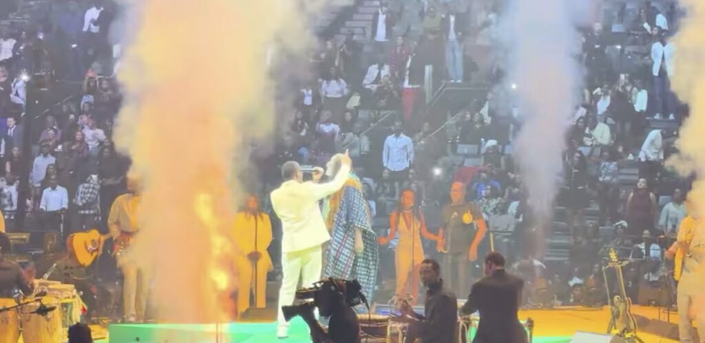 (Vidéo) – Bercy 2026 : Youssou Ndour et Tiken Jah, quand 2 légendes se retrouvent sur scène…
