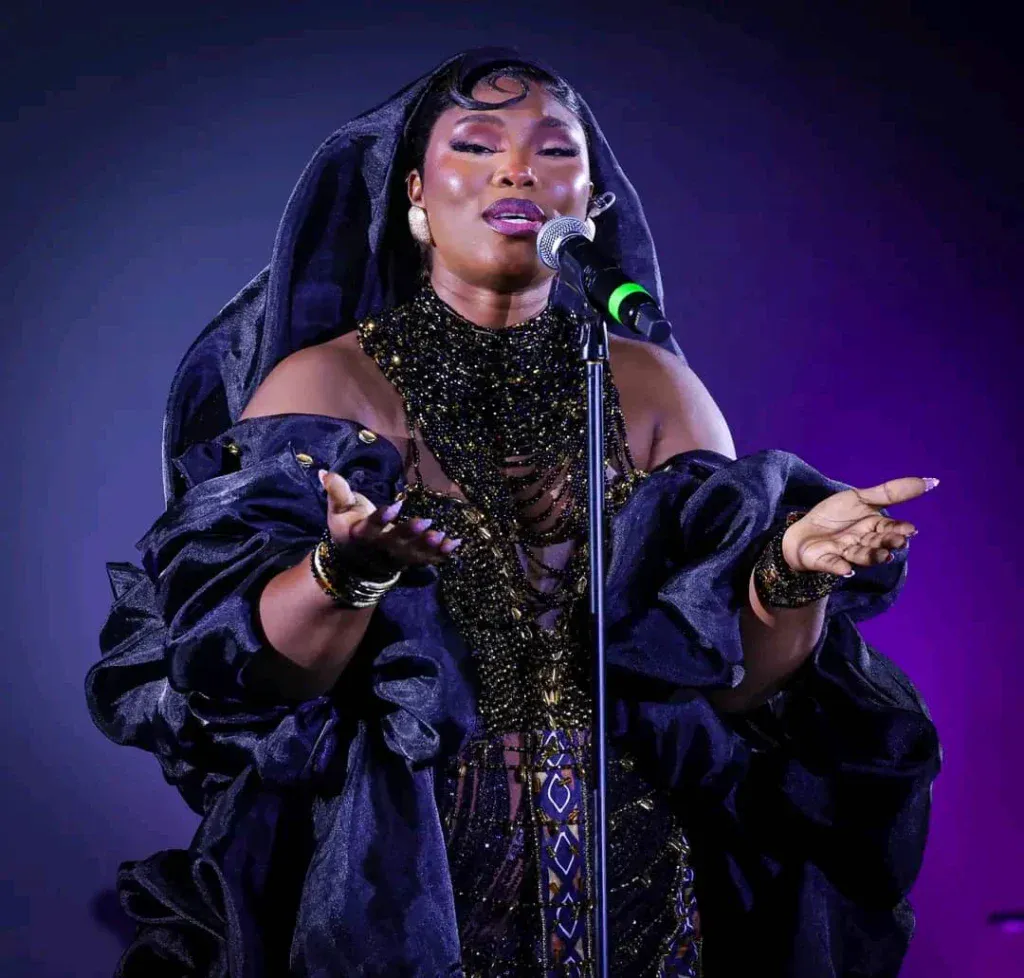 ​De Aïcha Koné à Mia Guissé : Roseline Layo célèbre les voix féminines d&rsquo;Afrique avec l&rsquo;album « DIVAS »
