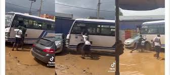 Saccage d’un bus sous la pluie à Pikine : la justice tranche, le prévenu au tribunal
