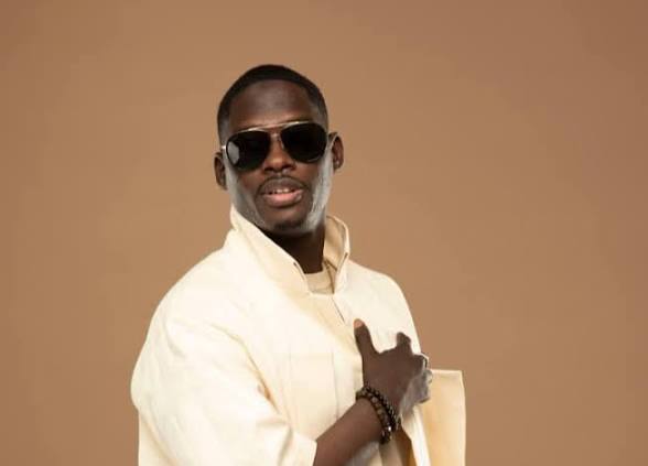 Momo Dieng met en garde contre la course au buzz : « Ne sacrifiez pas votre carrière pour un succès éphémère »